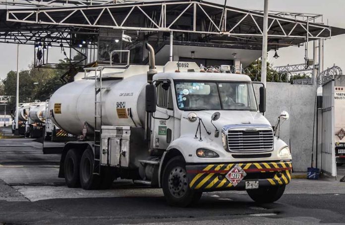 Drivers of the new Pemex trucks will earn double.