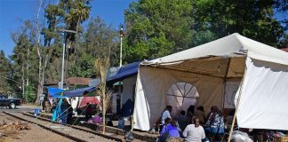 After two weeks of blockades, not everyone is a happy camper in Michoacán.