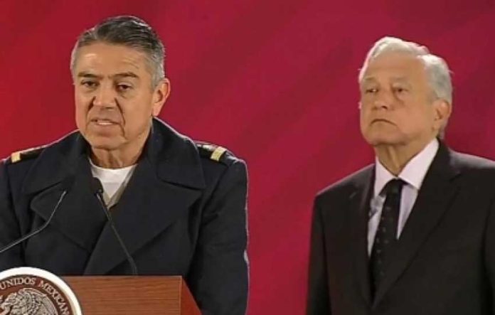 President López Obrador listens as Velázquez relates the progress made in reducing fuel theft.