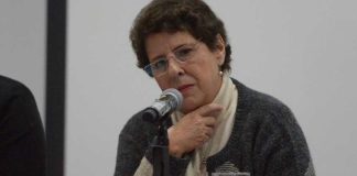 Bracho: government opening the door to selling teaching positions.