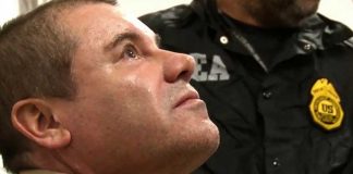 Guzmán during his extradition in 2017.