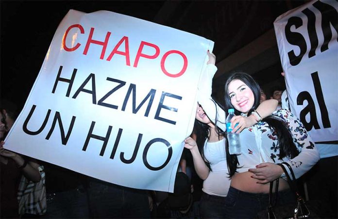 'Chapo, give me a child,' reads a sign in Sinaloa after Guzmán was captured in 2014.