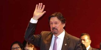 Labor leader Gómez.