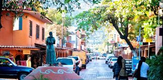 The Zihuatanejo street where Monday's shooting took place.