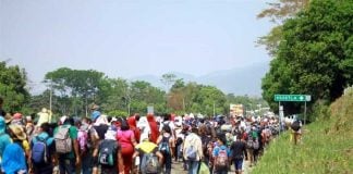 Migrants head for Huixtla, where they had to make a detour.