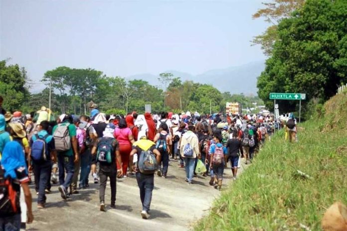Migrants head for Huixtla, where they had to make a detour.