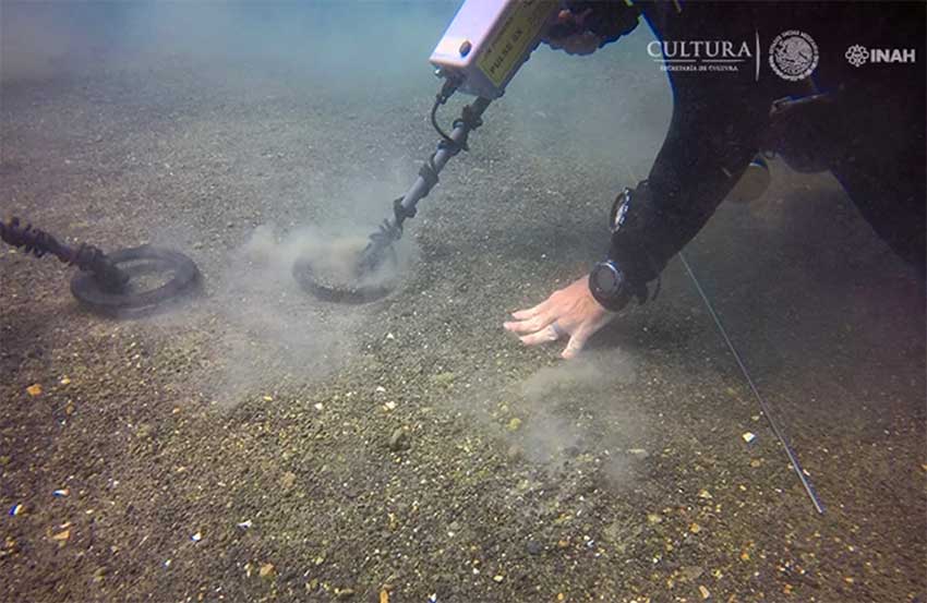 Diver at work off the coast of Veracruz.