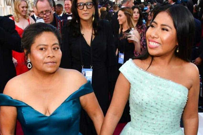 Aparicio with her mother, Margarita Martínez, at the Oscars on Sunday.