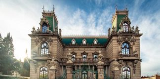 This 1910 Chihuahua mansion now houses a museum.