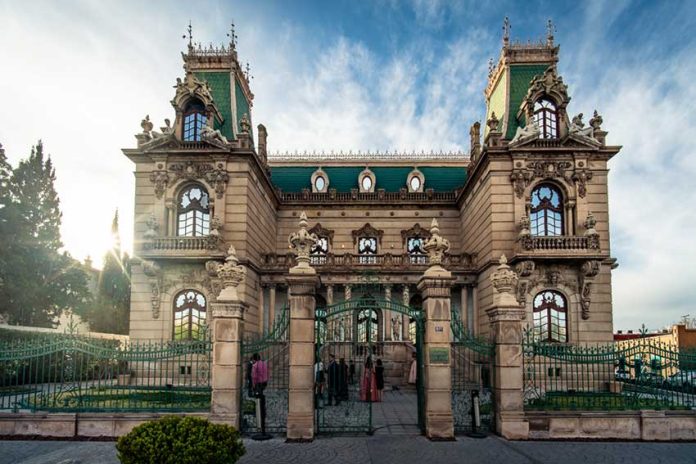 This 1910 Chihuahua mansion now houses a museum.