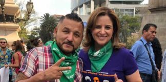 San Luis Potosí Deputy Pedro Carrizales and Citiziens' Movement Deputy Martha Tagle marched for women's rights on Friday.