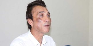 Colima's former tourism secretary addresses a press conference yesterday.