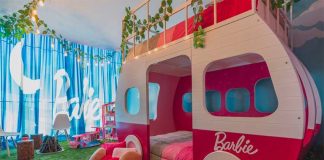 A hotel room for Barbie fans.