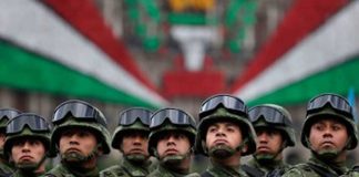 Mexican soldiers will don a new uniform to form the national guard.
