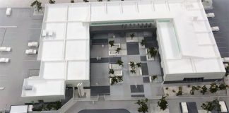 Model of new La Paz hospital.