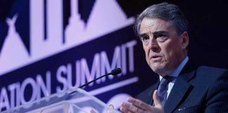 Airlines association chief de Juniac.