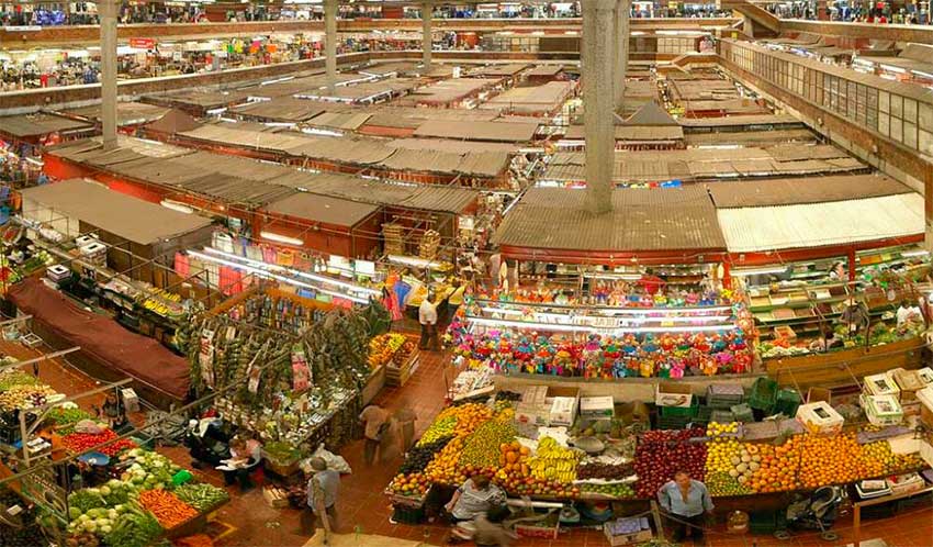 The San Juan Ernesto Pugibet market has more than 350 vendors.