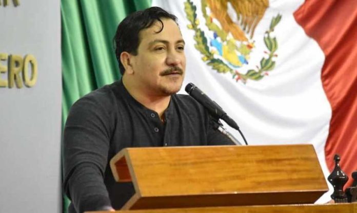 Tabasco Deputy León Flores.