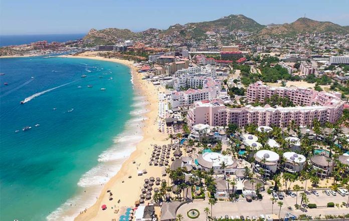 In Los Cabos, timeshare tourists spend more.