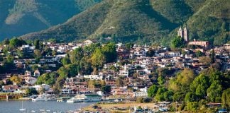 The beautifully preserved colonial town of Valle de Bravo.