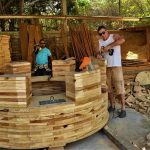 Bo Poole and Diego Pérez during construction of the giant chess piece.