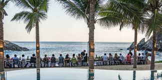 Clandestina dinner guests at Punta Garrobo, Zihuatanejo.
