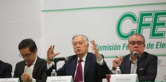 CFE boss Bartlett, center, denies there is a gas shortage.