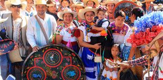 The artisans' competition at the fair now on in Uruapan, Michoacán.