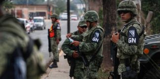 Soldiers wear National Guard insignia in Minatitlán.