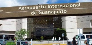 Thieves entered the airport in a fake Aeroméxico vehicle.