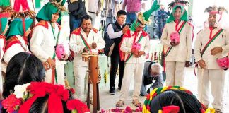 Pre-Hispanic ceremony precedes a consultation on development in the Isthmus of Tehuantepec.
