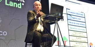 Math teacher Julioprofe at Talent Land.