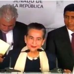 Senator Sánchez condemns the media during a press conference.