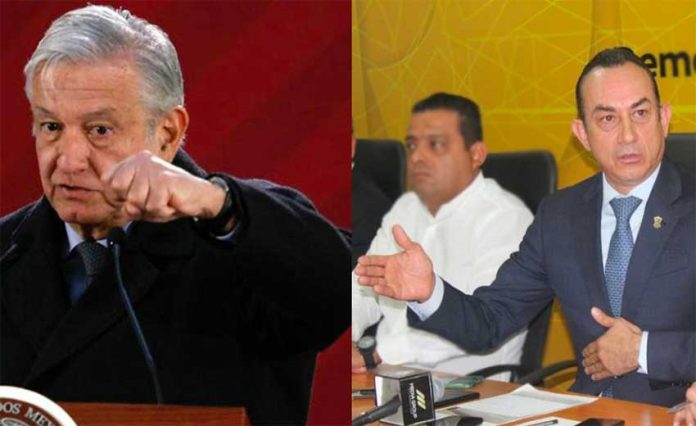 López Obrador, left, and the PRD's Soto, far right.