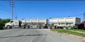 Semi with two trailers was an effective obstruction yesterday in Reynosa.