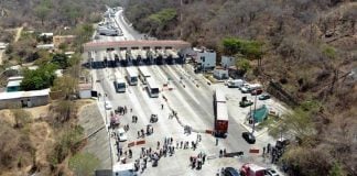 The Tlalpan toll plaza was occupied yesterday and again today.