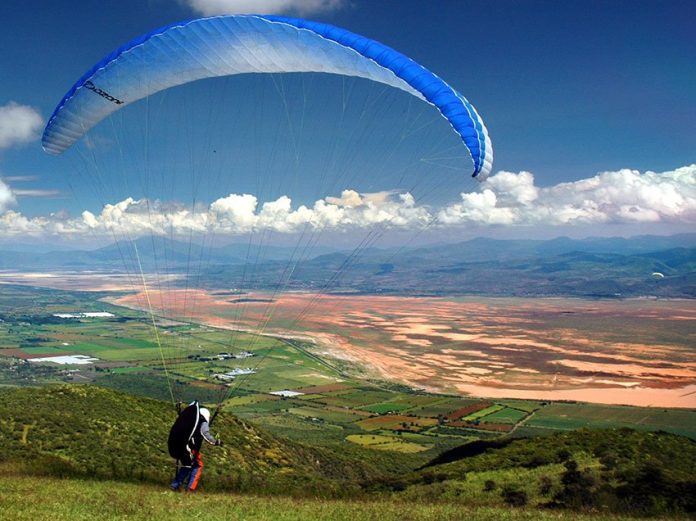 Located in the Sierra Tapalpa, La Ceja is a popular place for paragliders to take off.