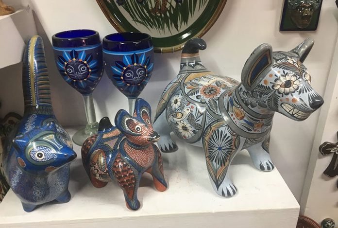 Some of the beautiful pieces by Ceramicas de Tonalá that can be found at the Saturday Bazaar.