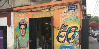 You'll find pulque by the liter at La Frida, one of the attractions at the Martínez de la Torre market.