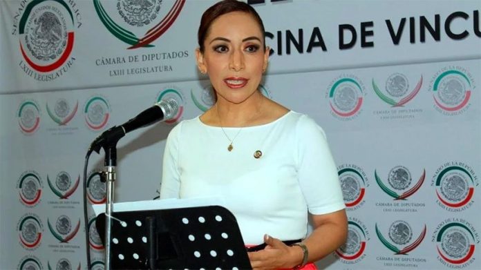 Adriana Dávila accuses Orozco of reaping personal benefits from her foundation.