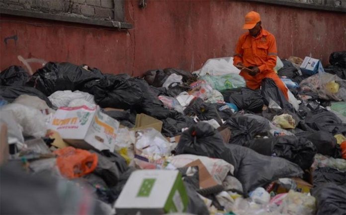 Every day, 8,600 tonnes goes to a Mexico City landfill.