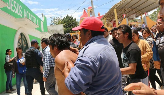A lynch mob in Tlaxcala.