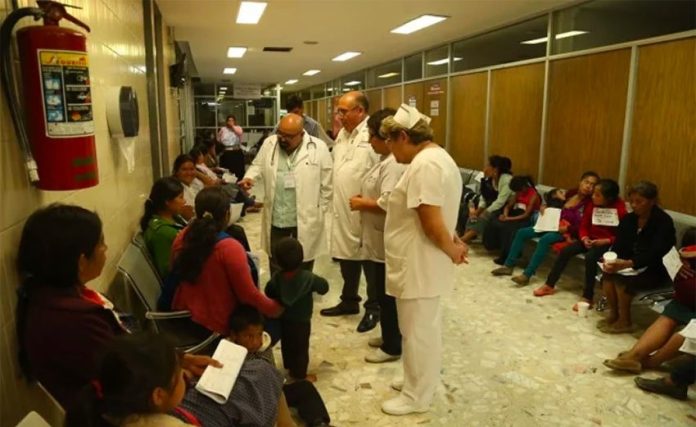Food poisoning victims receive medical attention at a Veracruz hospital.