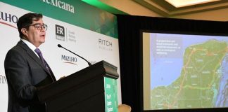 Fonatur director Varela at the launch of the tender process.