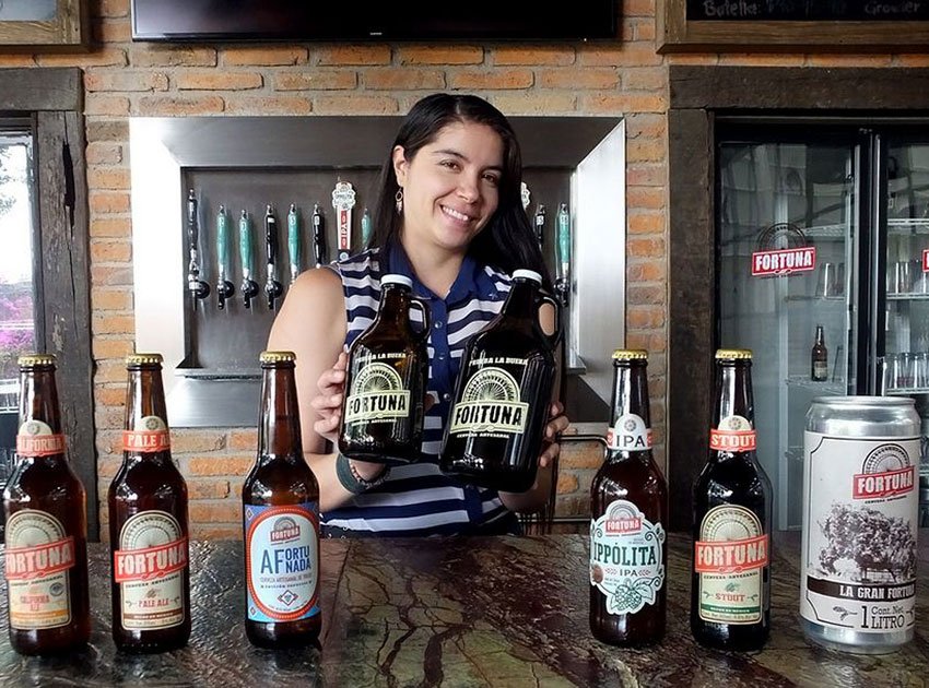 At the bar you can get Fortuna in bottles, cans and growlers.