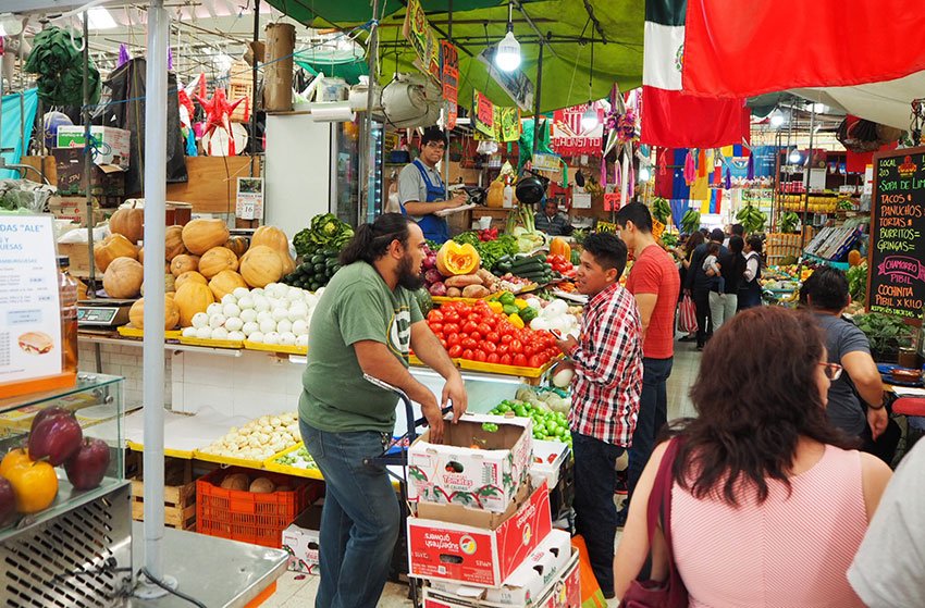 A vegetable stall at Medellín.