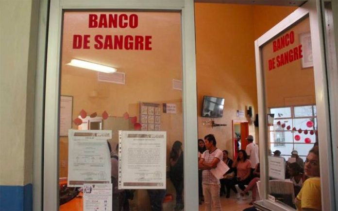 Jalisco transfusion center warns against buying blood in the street.