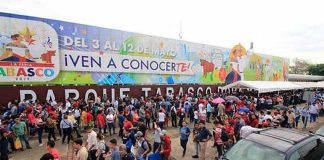 Job seekers line up in Tabasco.