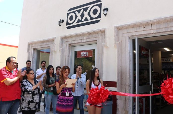 Ribbon-cutting ceremony for new Oxxo store in Zacatecas.