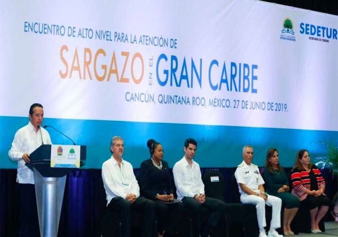 Quintana Roo Governor Joaquín speaks at Caribbean sargassum meeting in Cancún.